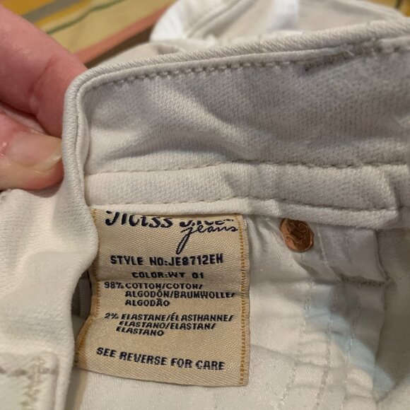 Miss Me Women's Shorts White Distressed Rhinestone Pockets Sz 27 (30 measured) - Picture 14 of 15